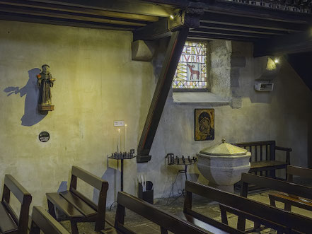 Bild: Taufstein der Église N. D. de l´Assomption in Ascain