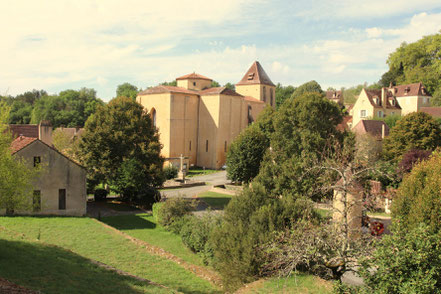 Bild: Paunat an der Dordogne mit Kirche St. Martial