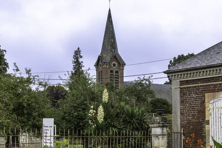 Bild: Kirchturm der Église Saint-Nicolas in Beuvron-en-Auge