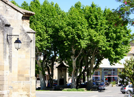 Bild: Fontaine ou Pompe in Robion Vaucluse