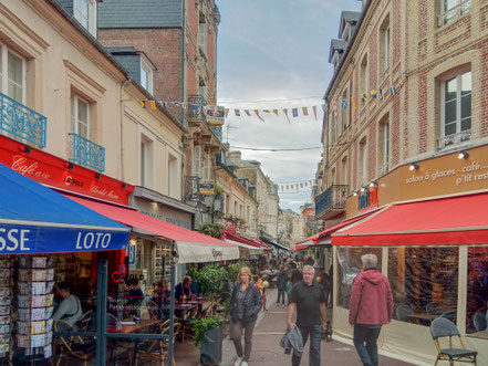 Bild: In den Sraßen von Touville-sur-mer