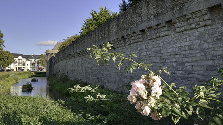 Bild: Stadtmauer in Guérande in der Bretagne
