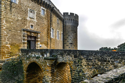 Bild: Château Suze-la-Rousse in Suze-la-Rousse, Drôme