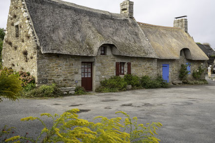 Bild: Kérascoët das bewohnte Museumsdorf, in der Bretagne   