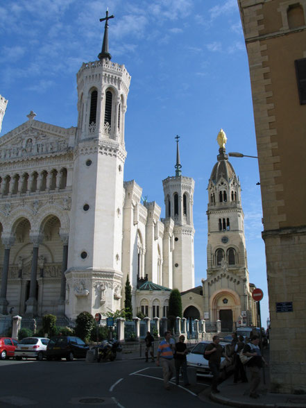 Bild: Basilika Notre Dame de Fourvière mit seitlicher Kapelle in Lyon