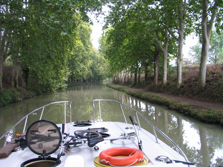 Bild: Mit dem Hausboot auf dem Canal du Midi