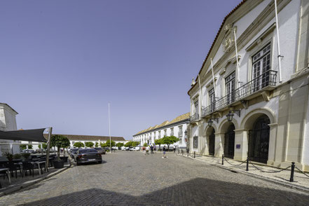 Bild: am Largo de Sé in Faro