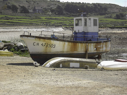 Bild: Altes Fischerboot im Port de Goury