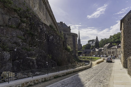 Bild: Auf dem Weg zur Église Saint-Sulpice de Fougères in Fougères