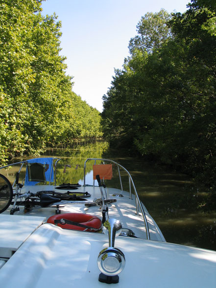 Bild: Mit dem Hausboot auf dem Canal du Midi