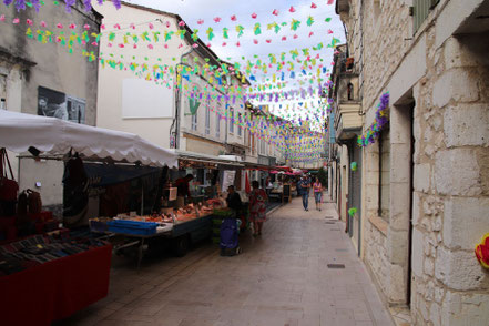 Bild: Markt in Eymet, Frankreich