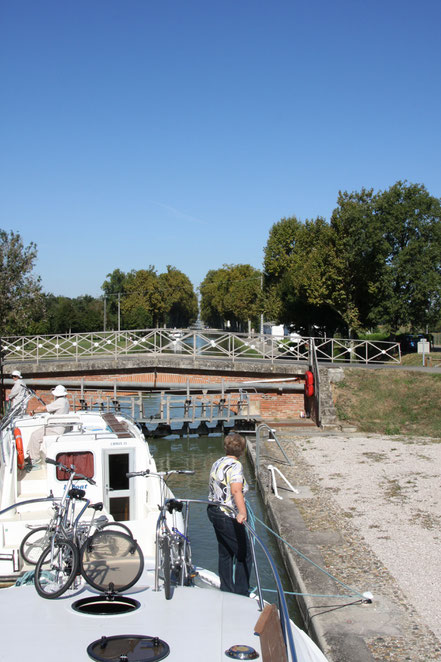 Hausboot-Tour auf dem Canal de Montech, Canal Latéral à la Garonne und Petite Baise 