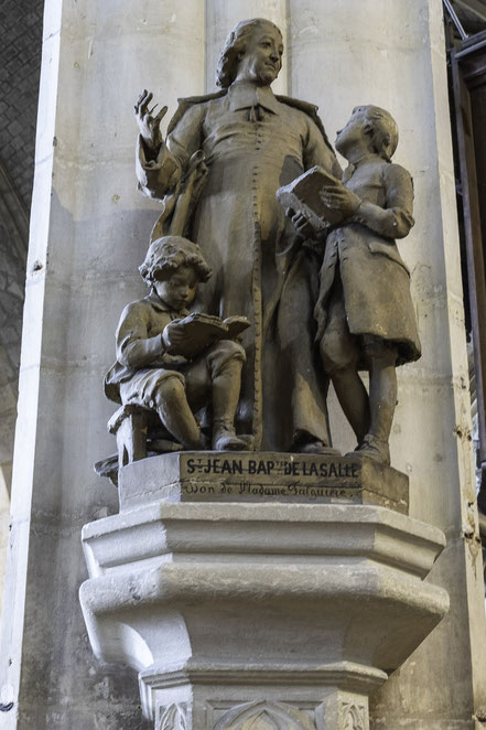 Bild: Skulptur Saint-Jean-Baptiste de la Salle in der Église Saint-Jacques in Le Tréport