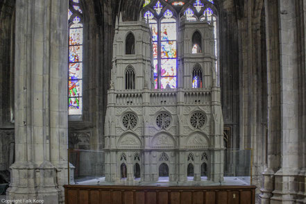 Bild: Modell der Fassade der Cathédrale Sainte-Croix d´Orléans in Orléans