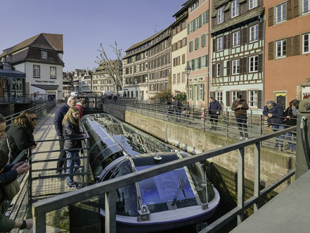Bild: Schleuse nahe dem Pont Saitn-Martin und Place Benjamin-Zix in Strasbourg