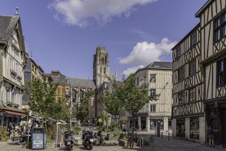 Bild: Place du Lieutenant Aubert in Rouen 