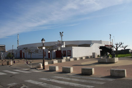 Bild: Stierkampfarena in Saintes-Maries-de-la-Mer