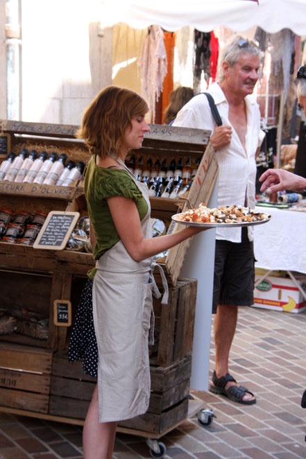 Bild: Markttag in Vaison-la-Romaine