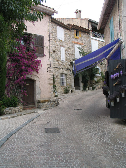 Bild: in den Straßen von Le Castellet