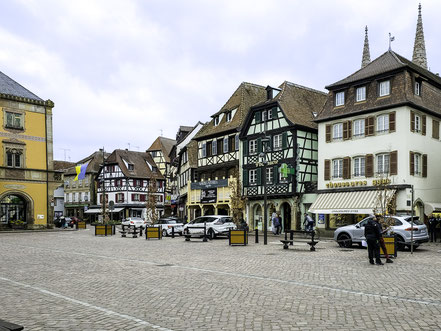 Bild: Fachwerkhäuser am Place du Marché in Obernai