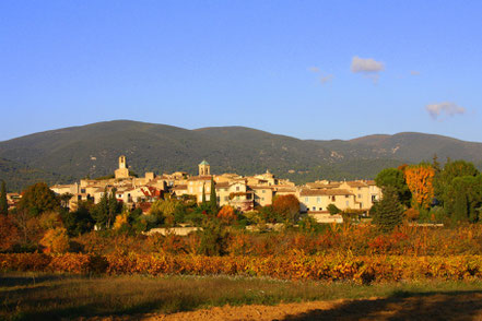 Bild: Lourmarin in herbstlichen Farben