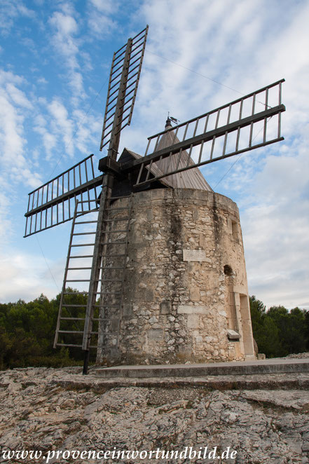 Bild: Fontfieille und Moulin de Daudet - Mühle Daudet 