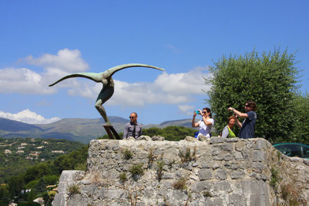 Bild: Aussichtspunkt in St.-Paul de Vence mit Denkmal