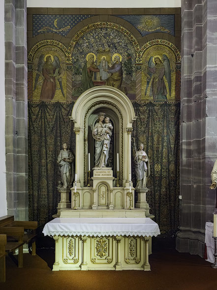 Bild: Seitenaltar in der Église Saint Etienne in Dambach-la-Ville 
