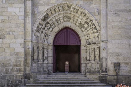 Bild: das Portal der Sé Catedralde Vianado Castelo