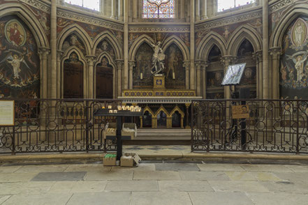 Bild: Seitenkapelle Saint-Michel und Saint-Blaise im Chorumgang in der Cathédrale Notre-Dame de Bayeux in Bayeux