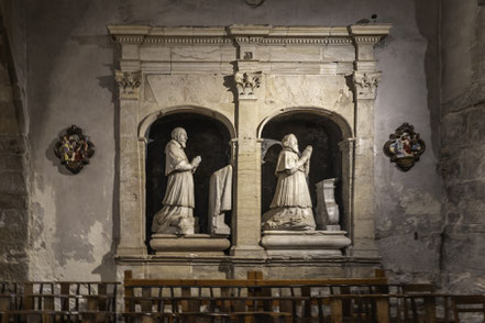 Bild: Bischofsstatuen aus dem 17. Jh. in der Cathédrale Notre-Dame et Saint-Léonce de Fréjus 