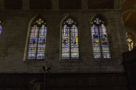 Bild: Die Fenster der Collégiale Notre-Dame-de-l'Assomption in Écouis  
