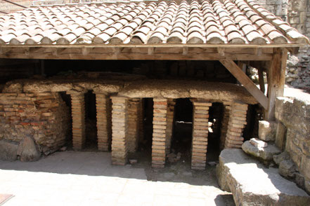 Bild: Die Thermen des Constantin in Arles, Provence