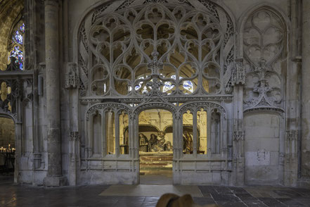 Bild: Steinmetzarbeiten in der Église Saint-Jacques in Dieppe