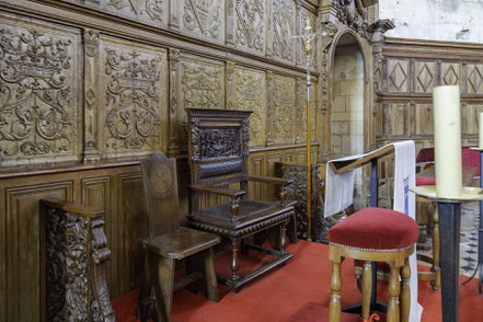 Bild: Chorstühle der Collégiale Notre-Dame-de-l'Assomption in Écouis 