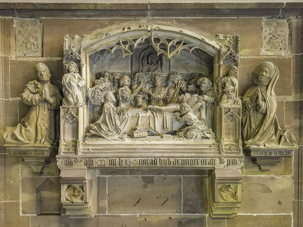 Bild: Wandreliev in der Katarinenkapelle in der Cathédrale Notre-Dame de Strasbourg
