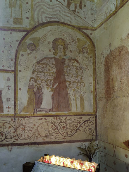 Bild: Freske "La Vierge ou manteau" in der Kirche von Saint-Cénéri-le-Gèrei