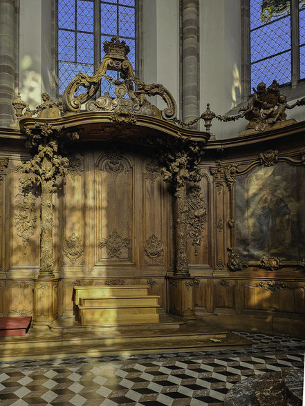 Bild: Vertäfelung und Gestühl im Chor der Abteikirche Saint-Étienne in Marmoutier