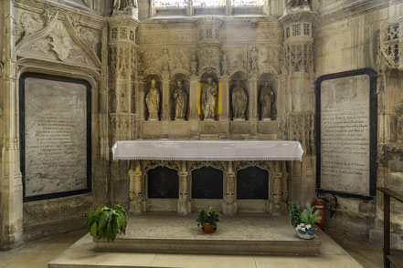 Bild: Altar in den Kapellen des Chorumgang der Église Saint-Pierre de Caen
