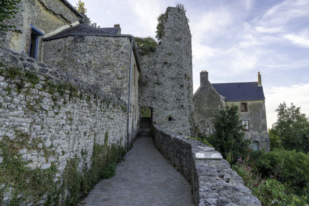 Bild: Porte du Guichet in Sainte-Suzanne-et-Chammes   