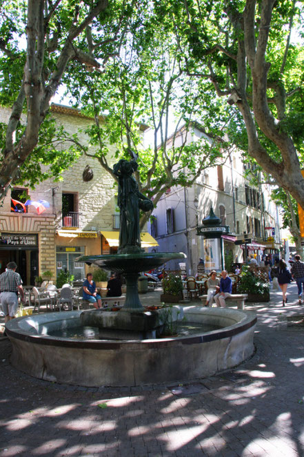 Bild: Brunnen in Uzès