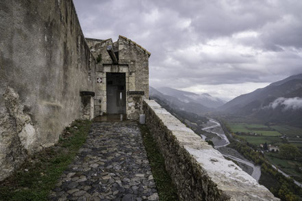 Bild: Der Weg zur Zitadelle in Entrevaux 