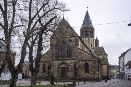 Bild: Die Front der Église Saint-Georges in Haguenau