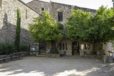 Bild: Eingang zur Abbaye Saint-Michel-de-Cuxa