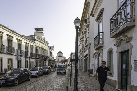 Bild: In den Straßen von Tavira 