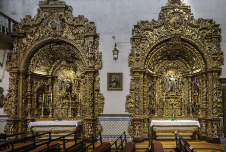 Bild: Seitenaltäre in der Igreja do Carmo in Faro