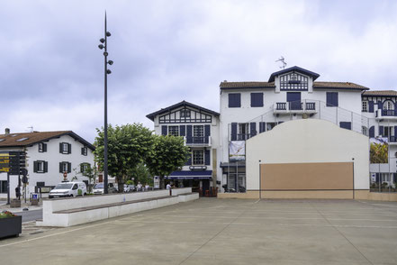 Bild: Place Pierre Loti in Ascain
