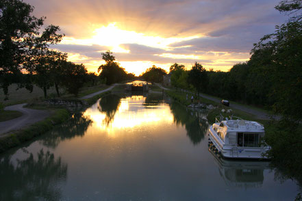 Hausboot-Tour auf dem Canal de Montech, Canal Latéral à la Garonne und Petite Baise 