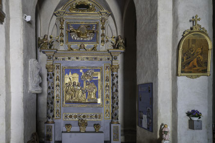 Bild: Seitenaltar in der Église Saint-Aventin-de-Larbouste in Saint-Aventin