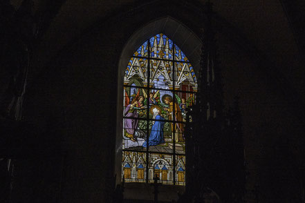 Bild: Buntglasfenster in der Église Saint-Suliac